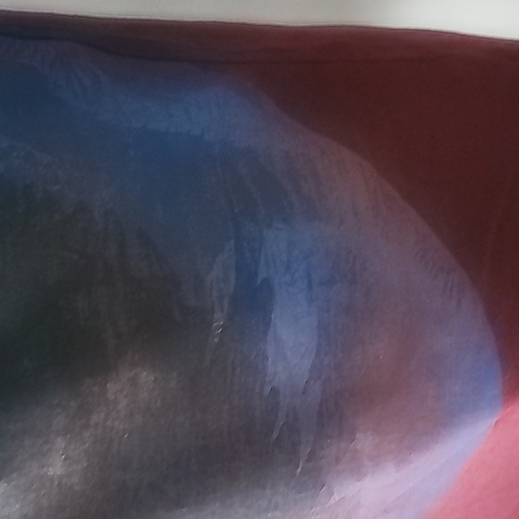 American Eagle maroontee with blue and black graphics - Picture 9 of 15